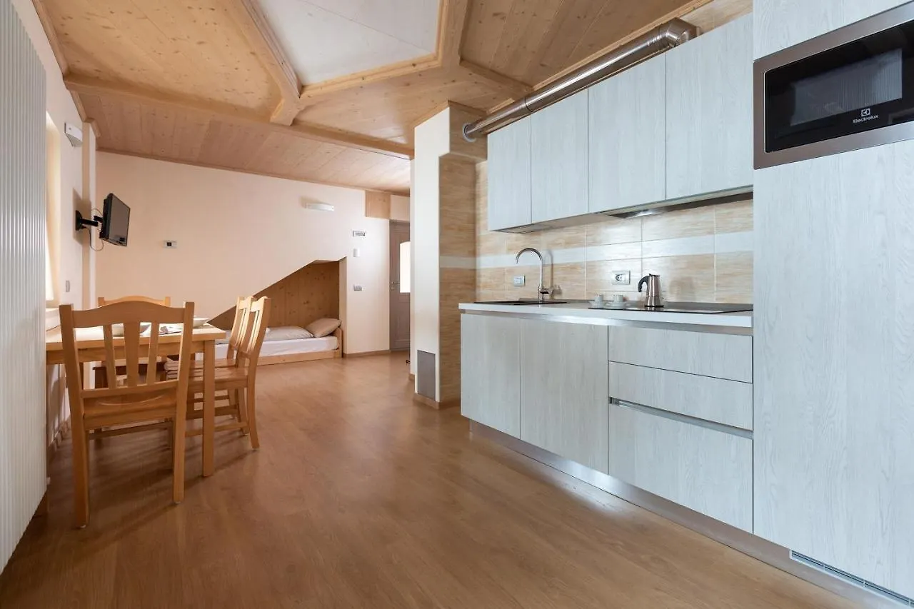 Aparthotel Hotel Meuble Adler - Rooms & Mountain Apartments