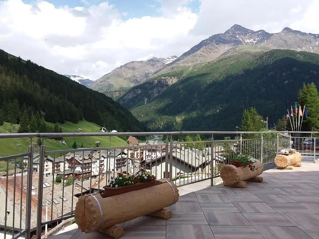 Aparthotel Hotel Meuble Adler - Rooms & Mountain Apartments