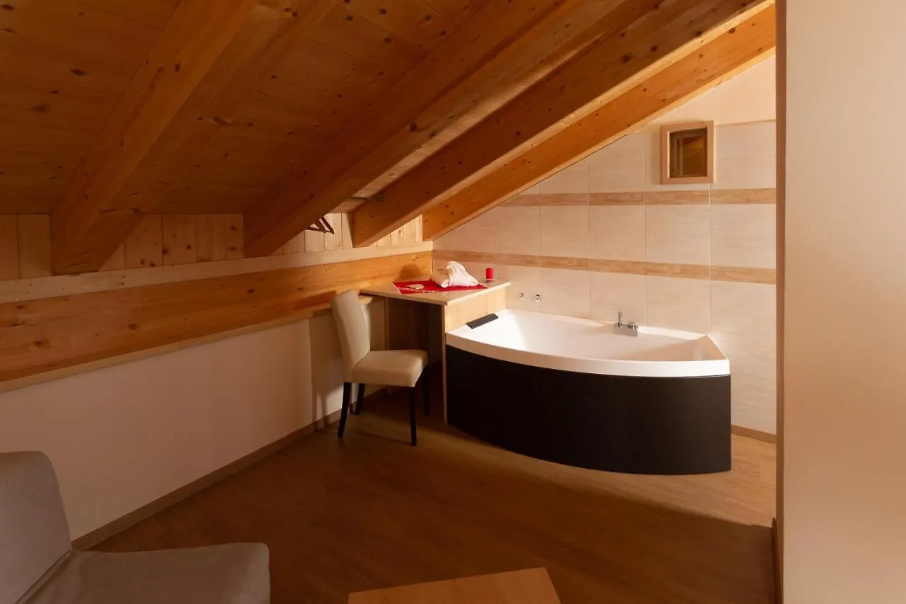 Hotel Meuble Adler - Rooms & Mountain Apartments 0*, Santa Caterina Valfurva Italy