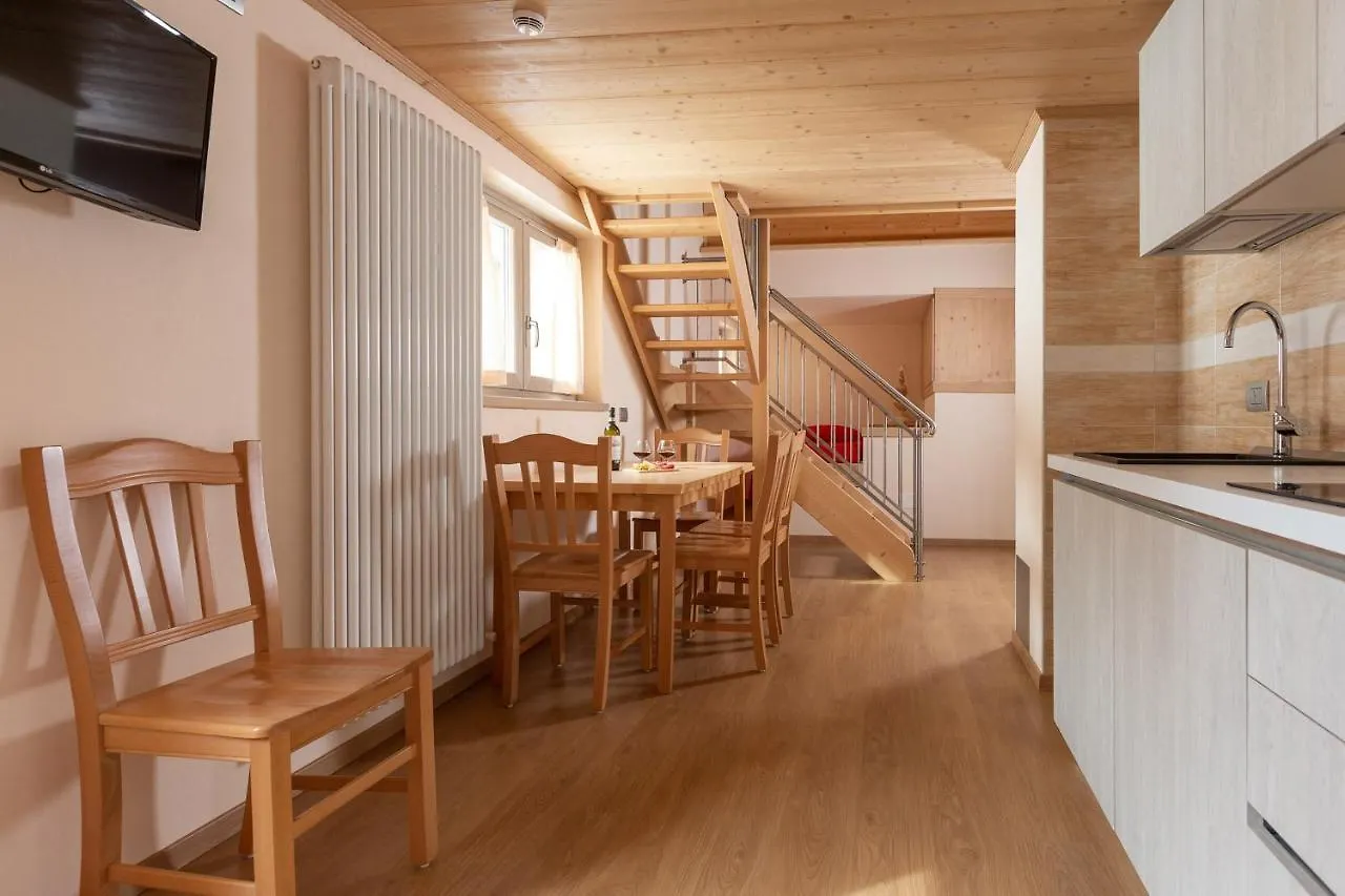 Aparthotel Hotel Meuble Adler - Rooms & Mountain Apartments
