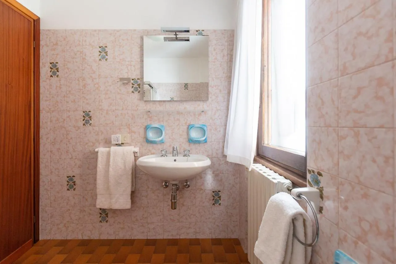 Hotel Meuble Adler - Rooms & Mountain Apartments Santa Caterina Valfurva